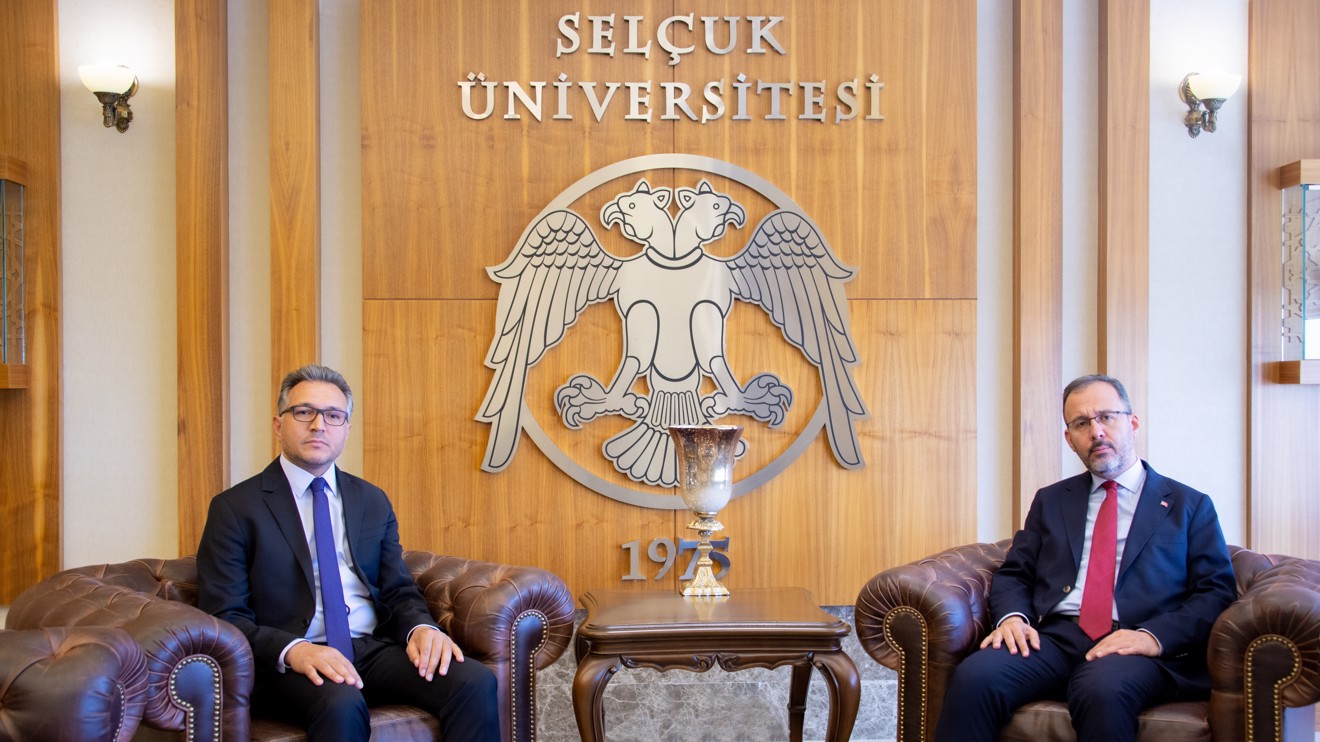 Bakan Kasapoğlu, Selçuk Üniversitesindeydi